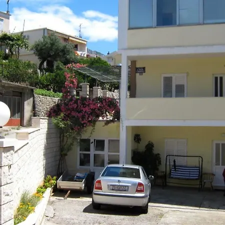 Apartment By The Sea Podgora, Makarska - 2615 *